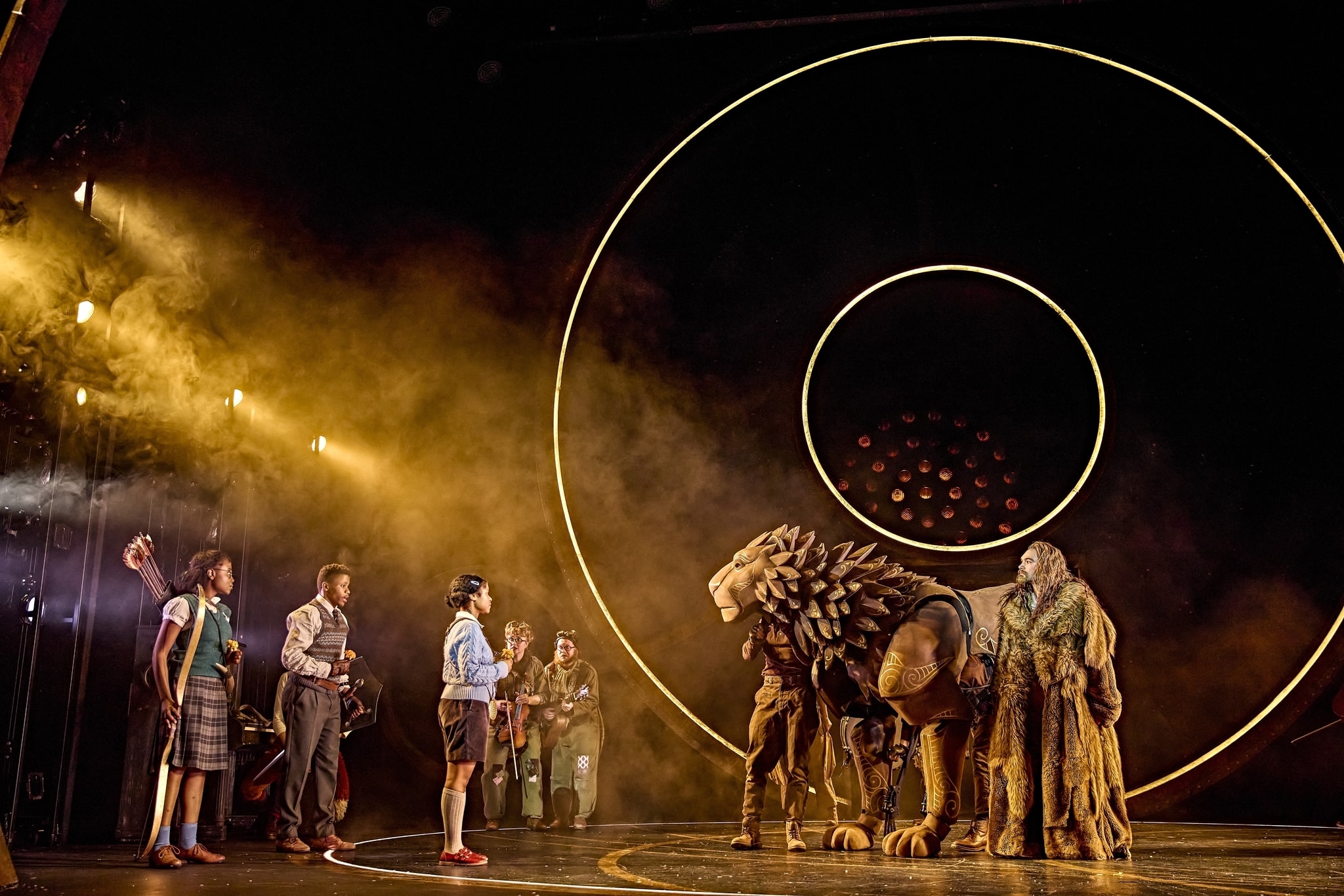 The-Lion-The-Witch-The-Wardrobe-Regent-THeatre-Photo-Brinkhoff-Mogenburg