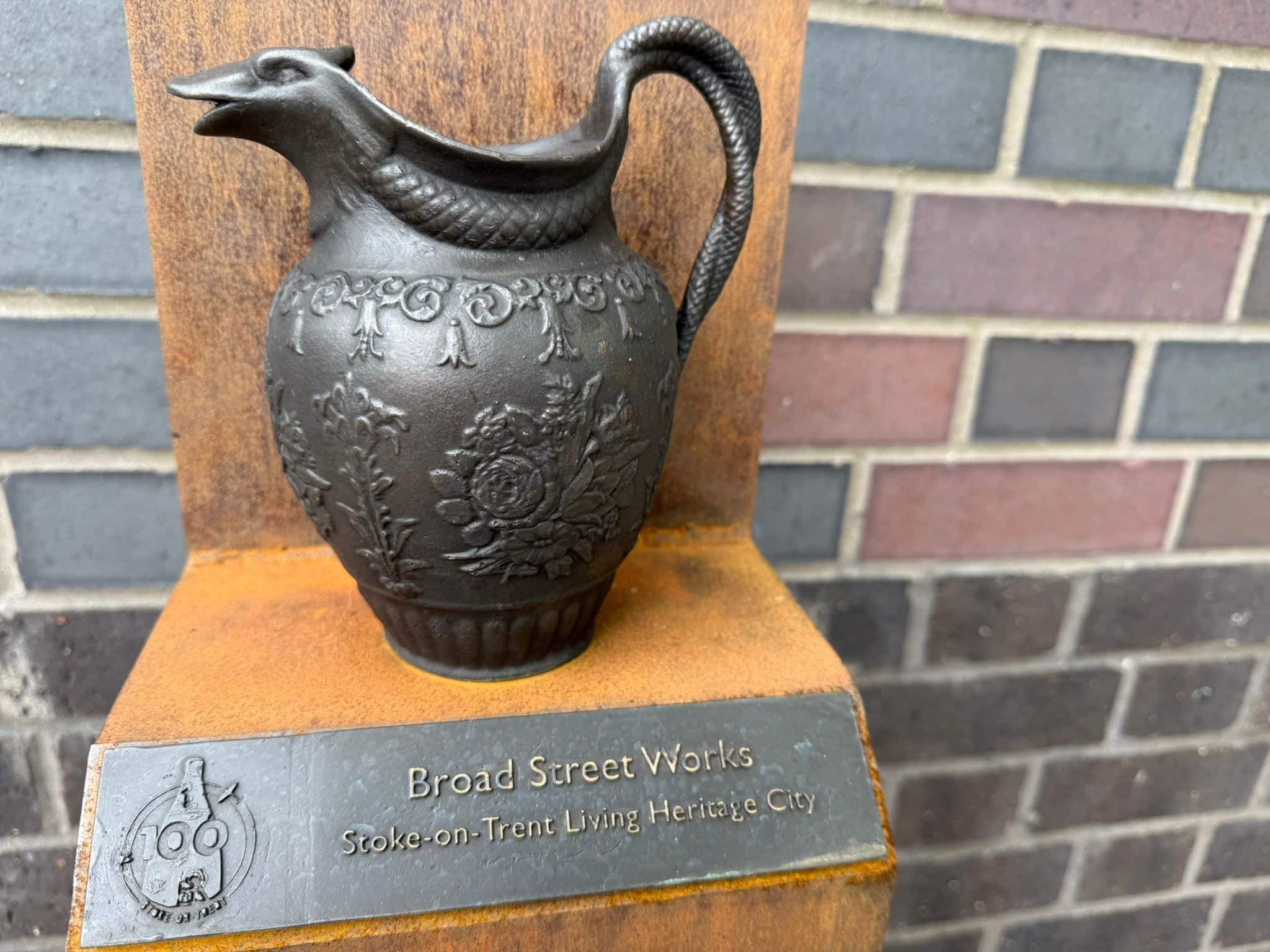 heritage-trail-vase-hanley